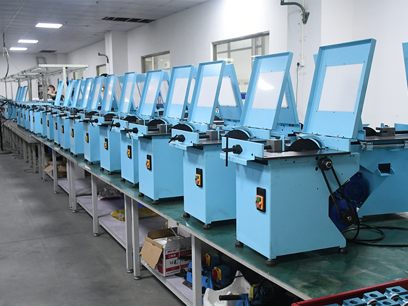 切（qiē）斷機組裝車間