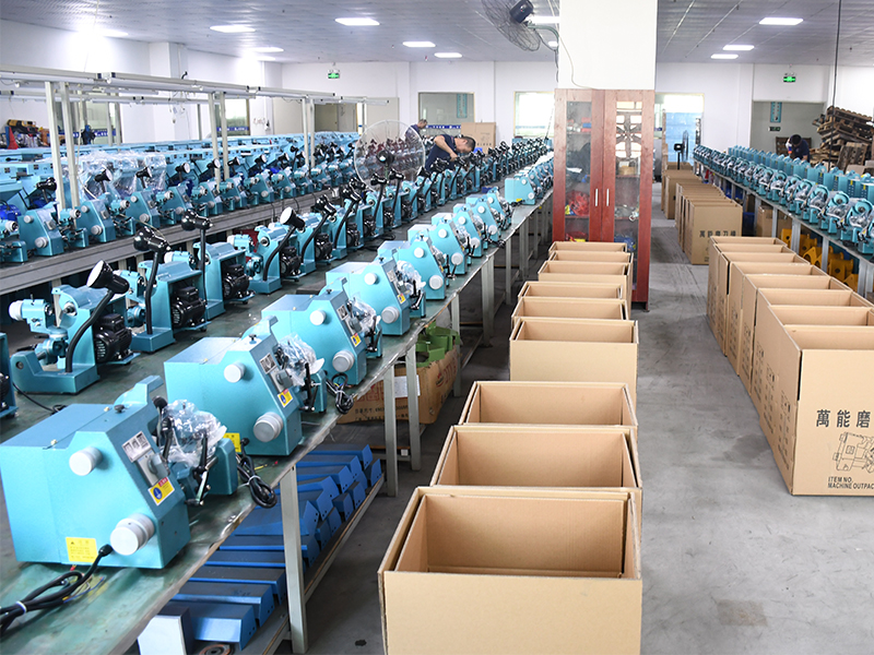 昆（kūn）雕磨刀機組裝車間