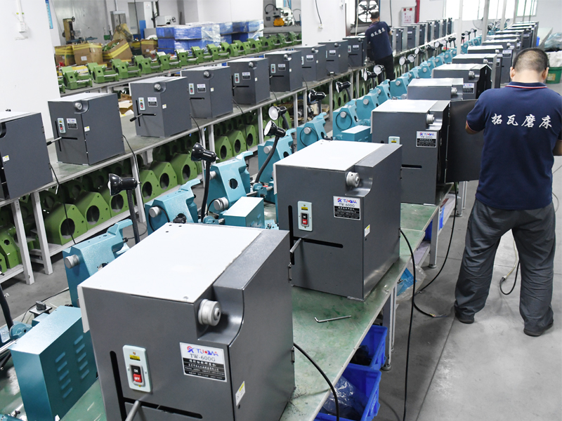 切斷研（yán）磨機組裝車間